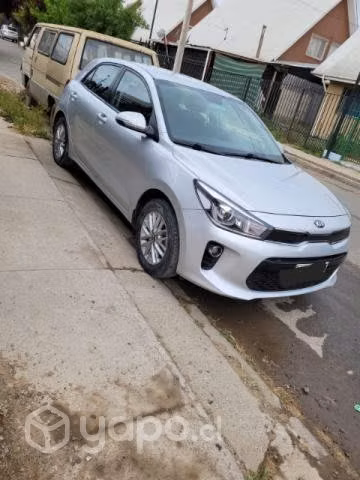Kia rio5 2018 full equipo