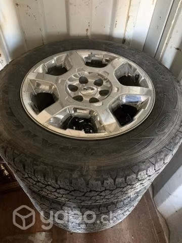 Llantas con neumáticos