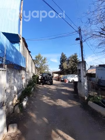 Se vende casa con amplio terreno