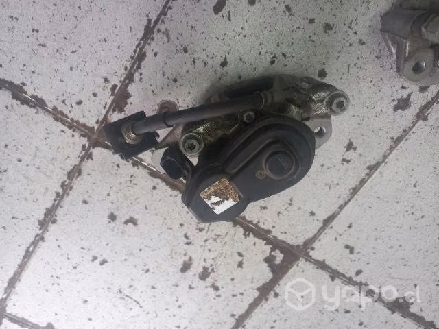Caliper trasero derecho Nissan qashqai 2017