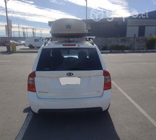 Kia motors carens 2010