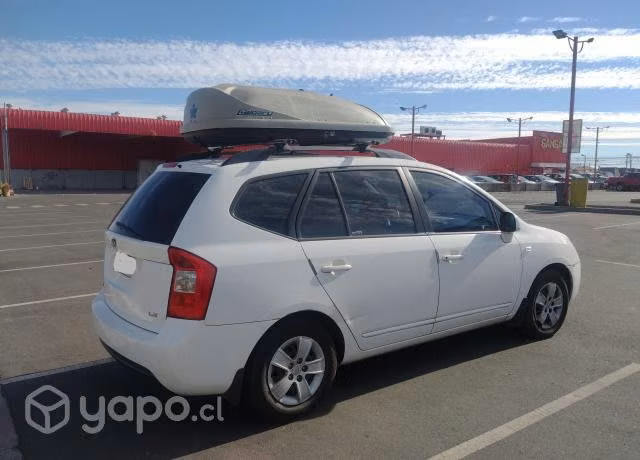 Kia motors carens 2010