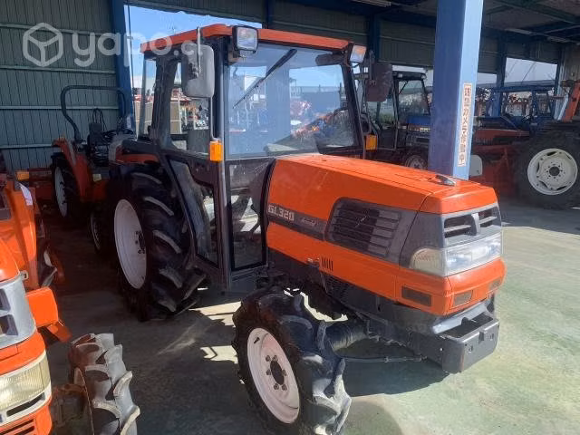 TRACTOR kubota 32hp cabinado