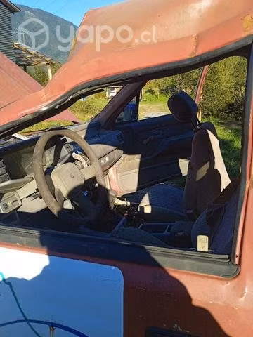 Chevrolet LUV 1993 volcada para reparar o desarmar