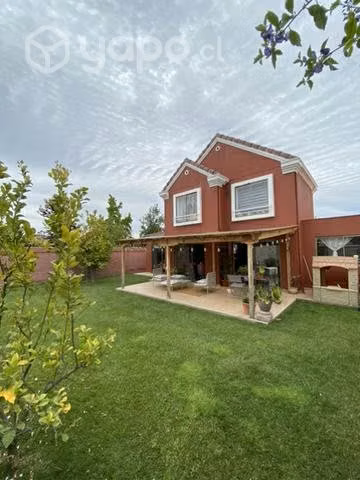 Arriendo hermosa y amplia casa ciudad de los valle