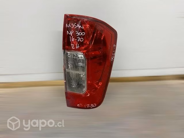 Foco trasero rh nissan np