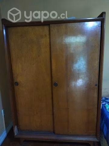Ropero antiguo madera