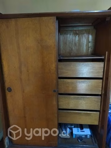 Ropero antiguo madera - Imagen 2