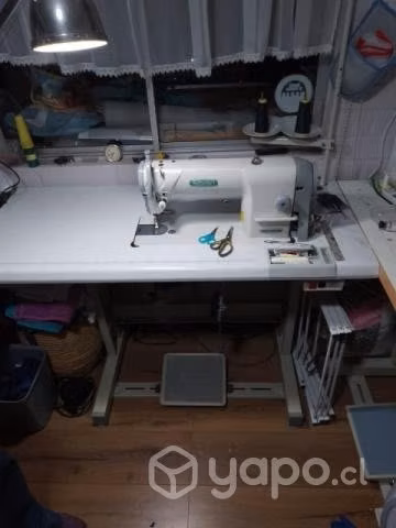 Maquina de coser SIRUBA