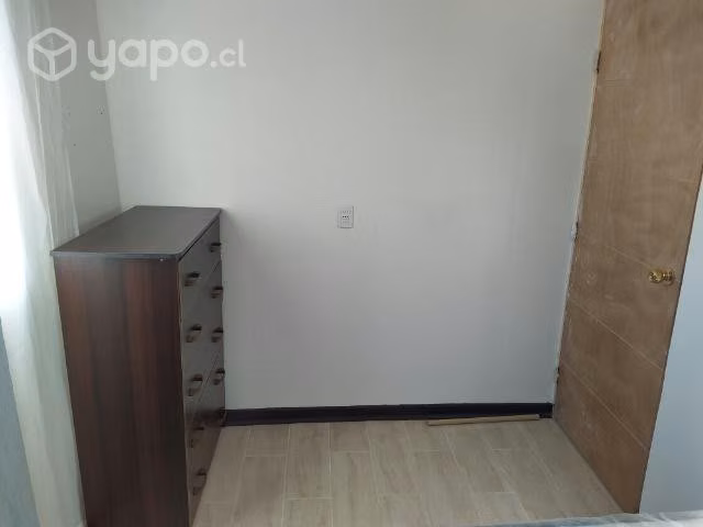 Arriendo pieza mujer sola