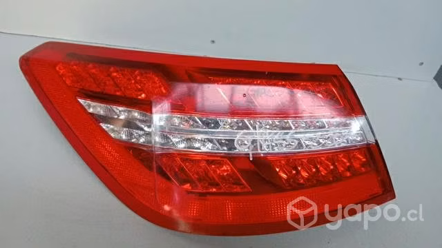 Foco mercedes benz glass c207
