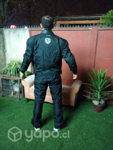 Set motoquero. Casco, botas, chaqueta, pantalón - Imagen 6