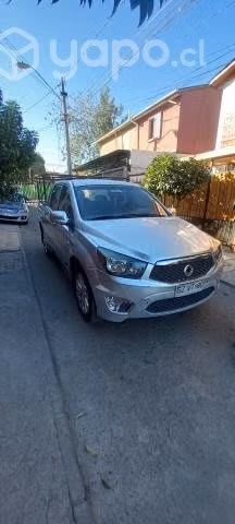 Camioneta ssangyong automática 2015 diesel