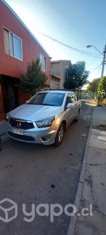 Camioneta ssangyong automática 2015 diesel