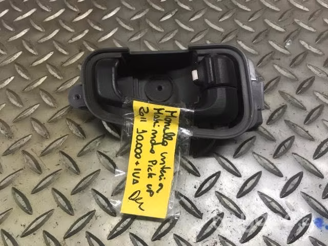 Manilla interior derecha con seguro Mahindra