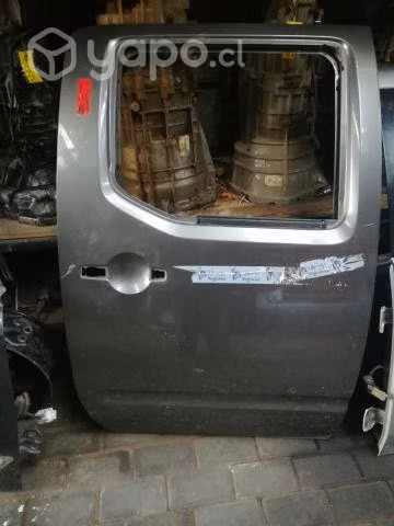 Puerta trasera derecha Nissan Navara