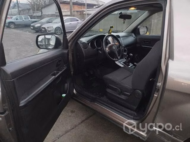 Suzuki grand vitara 2014