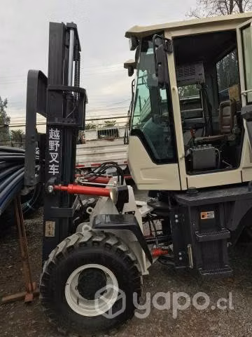 Grua horquilla 3000kg. intelseg