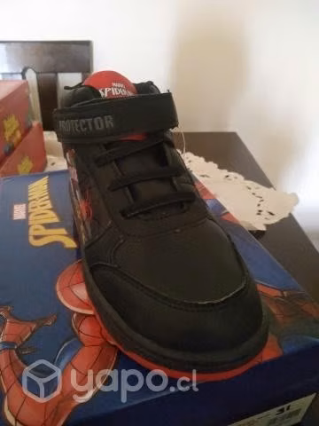 Zapatilla spider man