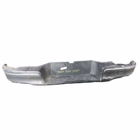 7037 parachoque trasero cromado toyota hilux 2020