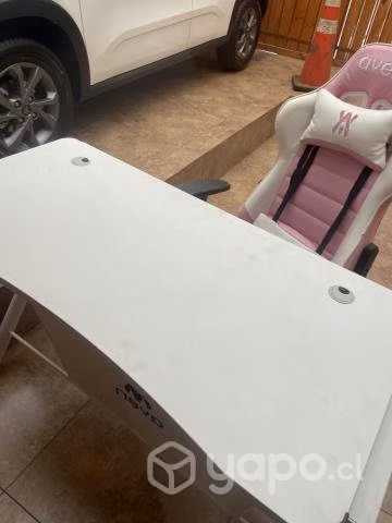 Escritorio y silla gamer