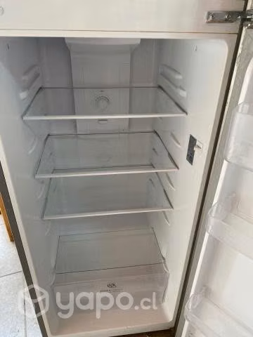 Refrigerador Impecable Marca Mademsa OFERTA - Imagen 4