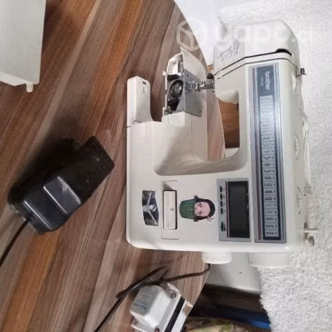 Maquina de coser brother XR-40