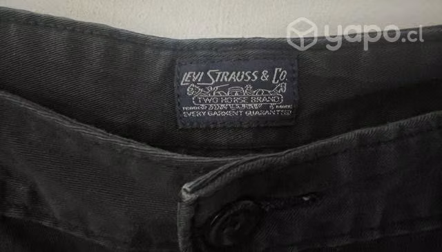 Bermuda Short Cargo Marca Levi's Talla 52 Negro - Imagen 2