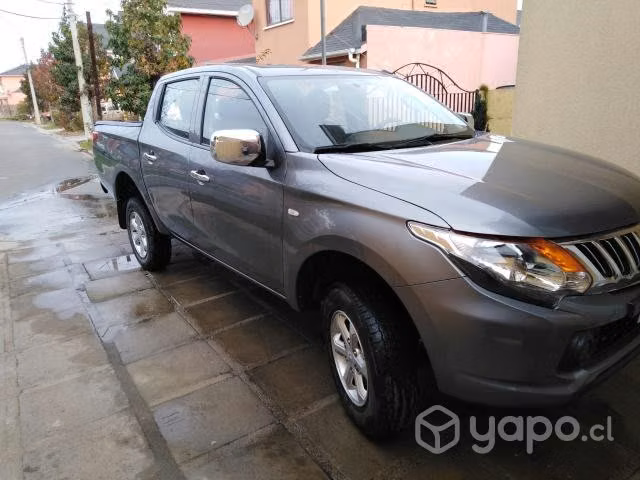 Mitsubishi l200 2017