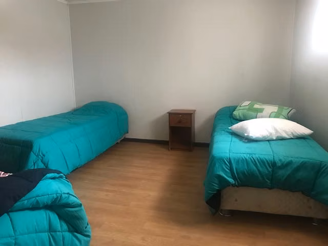 Casa con local comercial