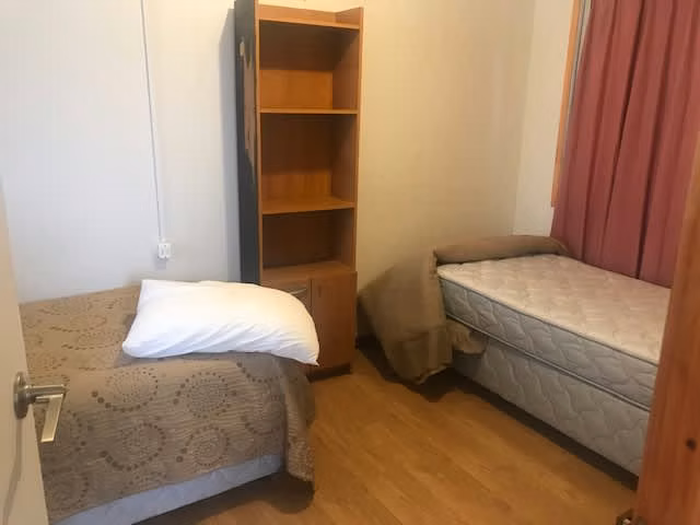 Casa con local comercial