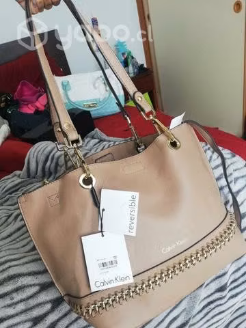 Hermosa cartera Calvin Klein reversible
