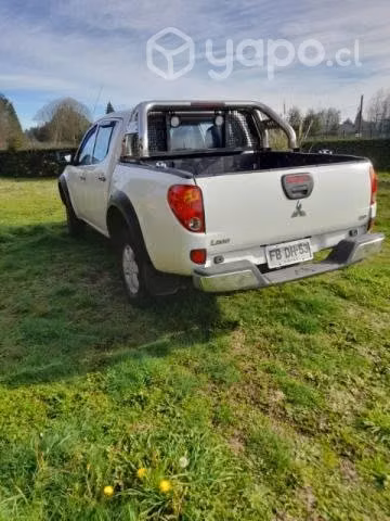 Camioneta Mitsubishi L200