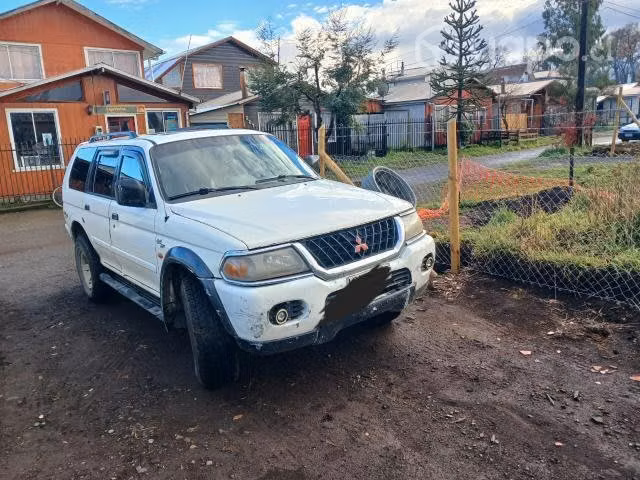Mitsubishi montero