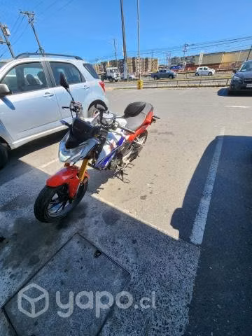 Moto Honda CB190R Tricolor