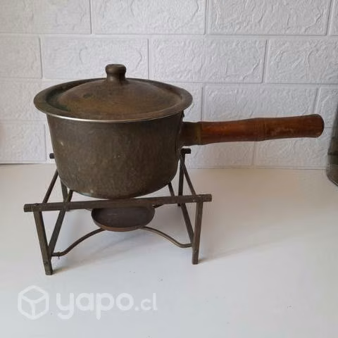 Olla antigua con mango