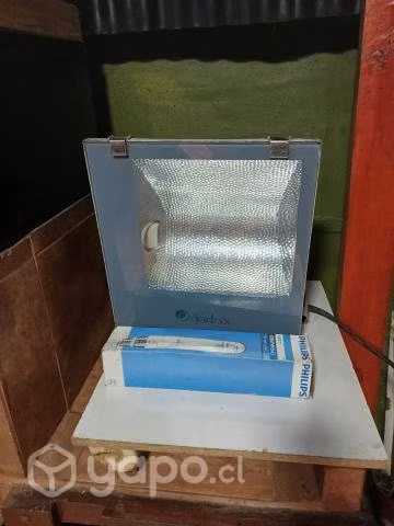 Foco proyector grande faenero con ampolleta se ent