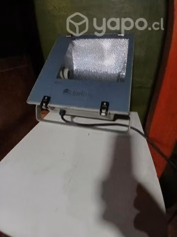 Foco proyector grande faenero con ampolleta se ent