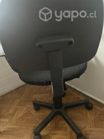 Silla de escritorio buen estado.