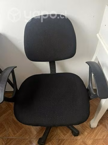 Silla de escritorio buen estado.