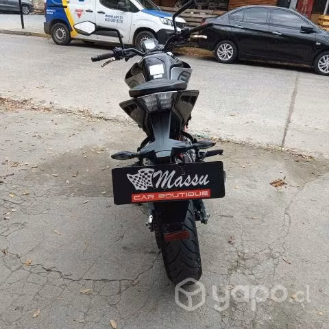 Moto KTM DUKE 250 semi nueva 2023