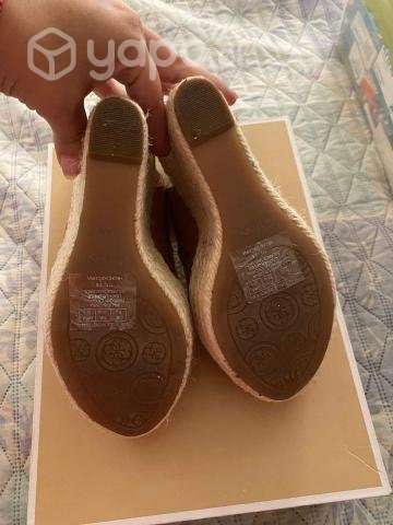 Sandalias como nueva marca guess - Imagen 3