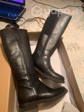 Botas marca camper un solo uso