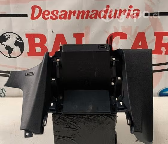 Moldura con entrada usb TOYOTA COROLLA CROSS CVT