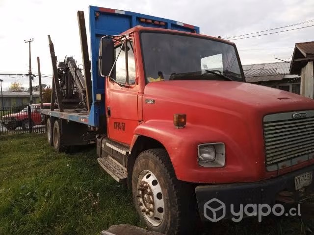Freightliner FL80 con grua