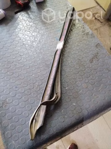 Goma superior pilar puerta del der Nissan Terrano