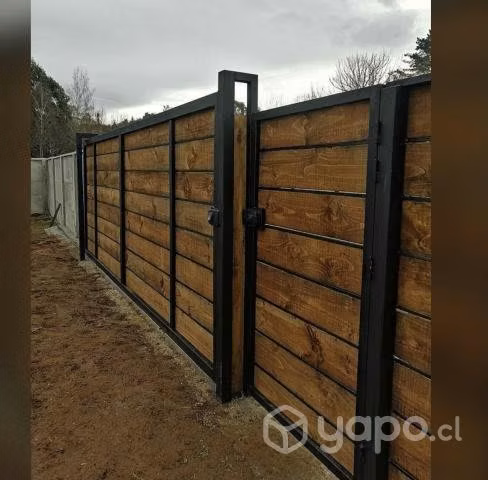 Portones metálicos, Cierre perímetral metal madera