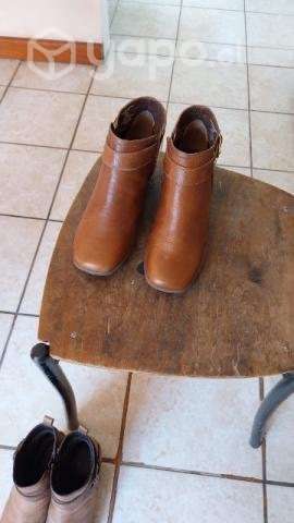 Botas 16 hrs casi nuevas - Imagen 2