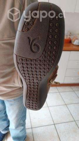 Botas 16 hrs casi nuevas - Imagen 3