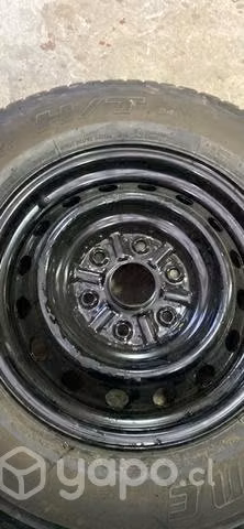Neumático y llanta camioneta Mitsubishi L200